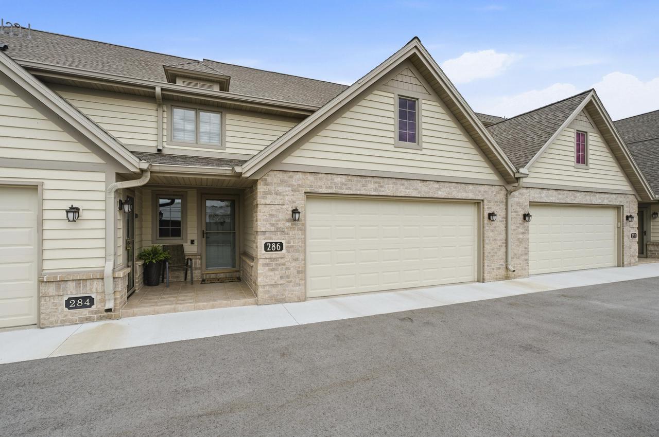 286 E Harbor View, Fond Du Lac, WI 54935