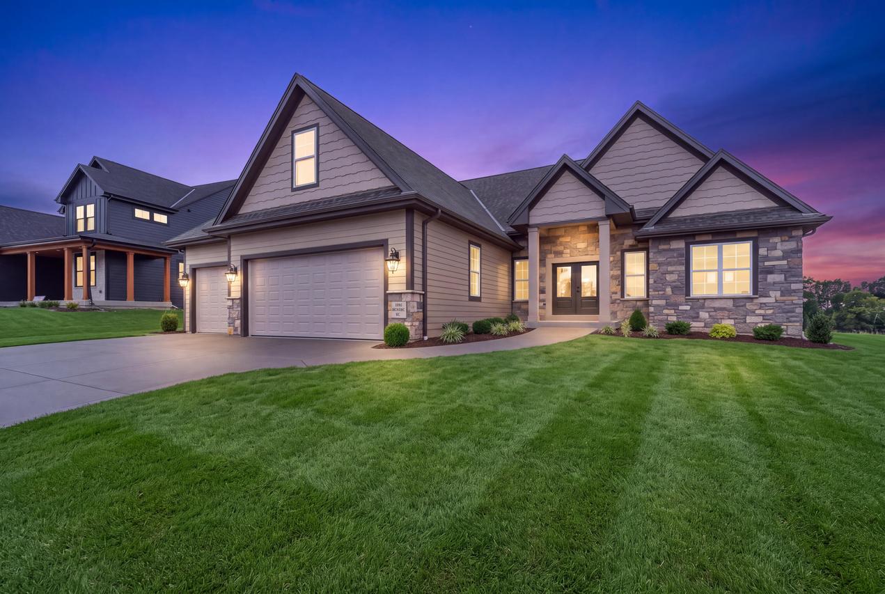 N66W21493 Sagebrush Dr, Menomonee Falls, WI 53051