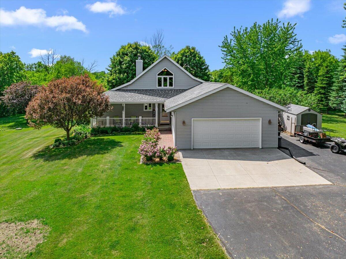 N1044 Mink Ln, Ashford, WI 53010