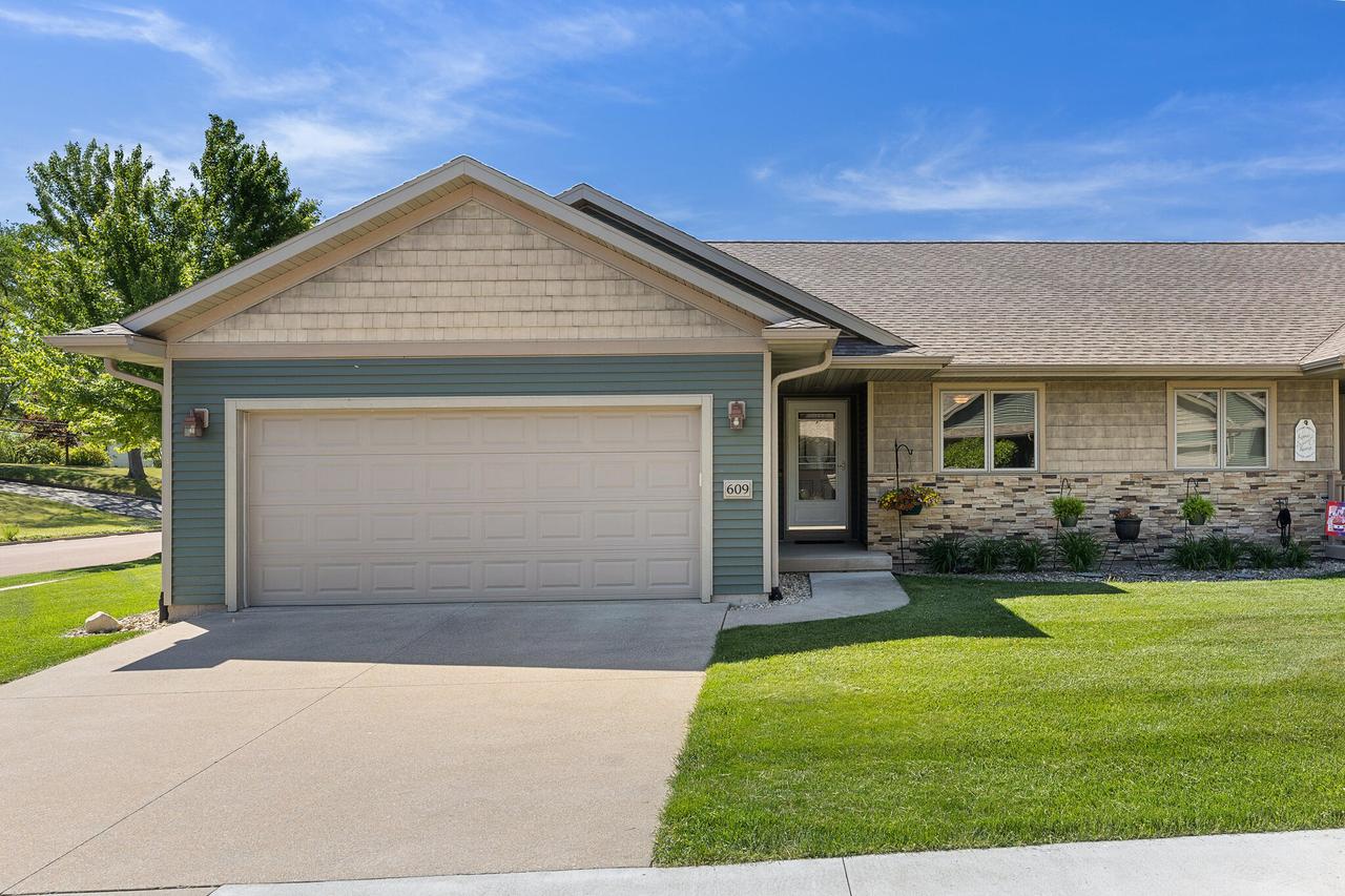609 4th Ave, Onalaska, WI 54650