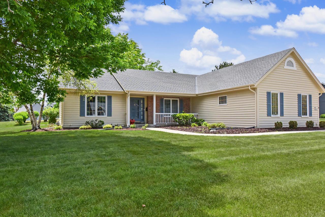 N22W26761 Shooting Star Rd, Pewaukee, WI 53072