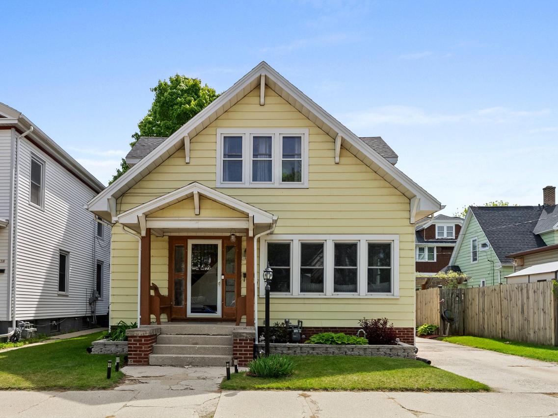 1811 N N 2nd St, Sheboygan, WI 53081