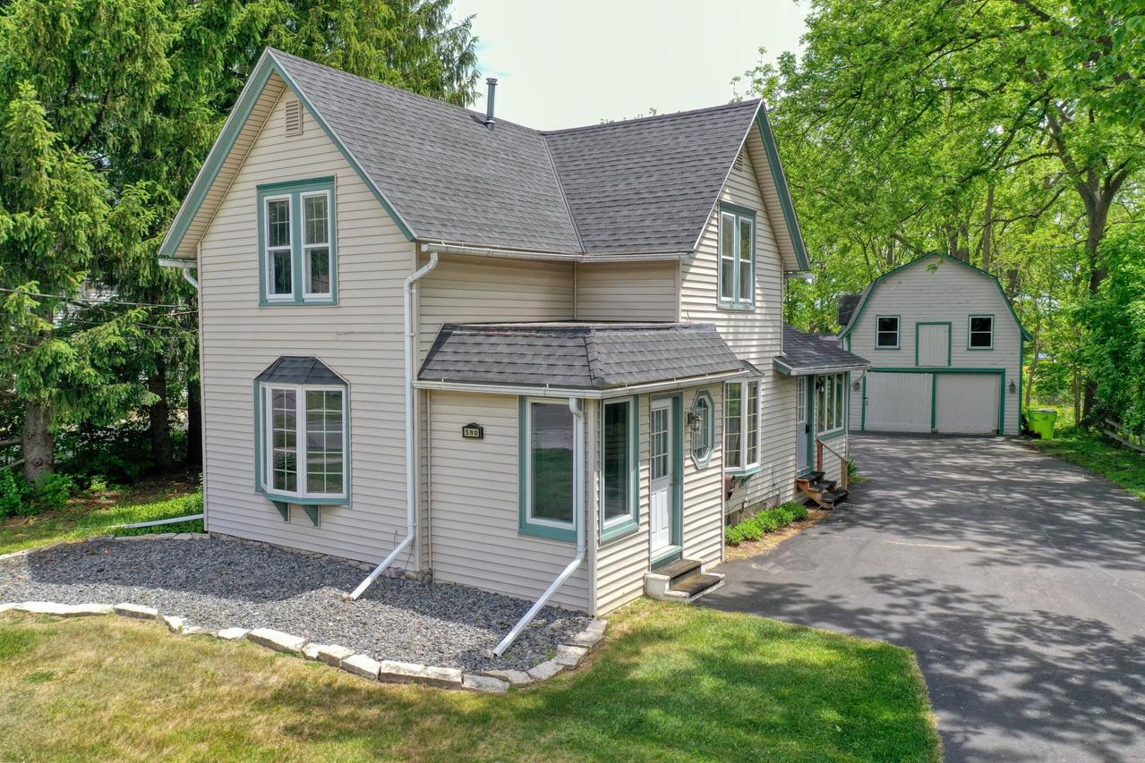 590 North Ave, Hartland, WI 53029