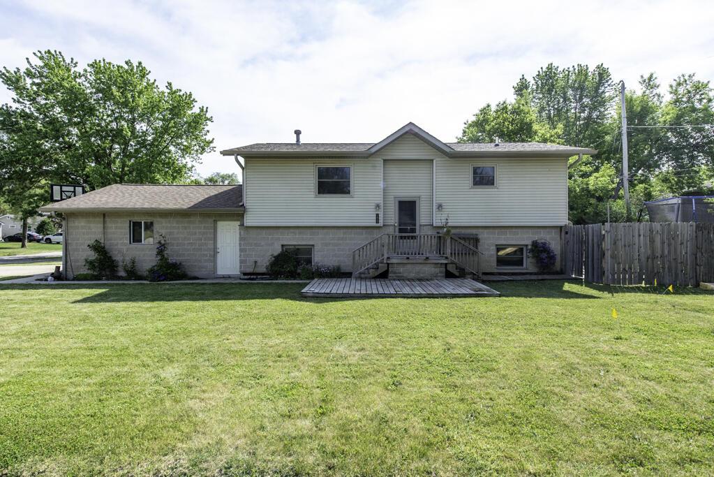 10404 268 Ave, Salem Lakes, WI 53179