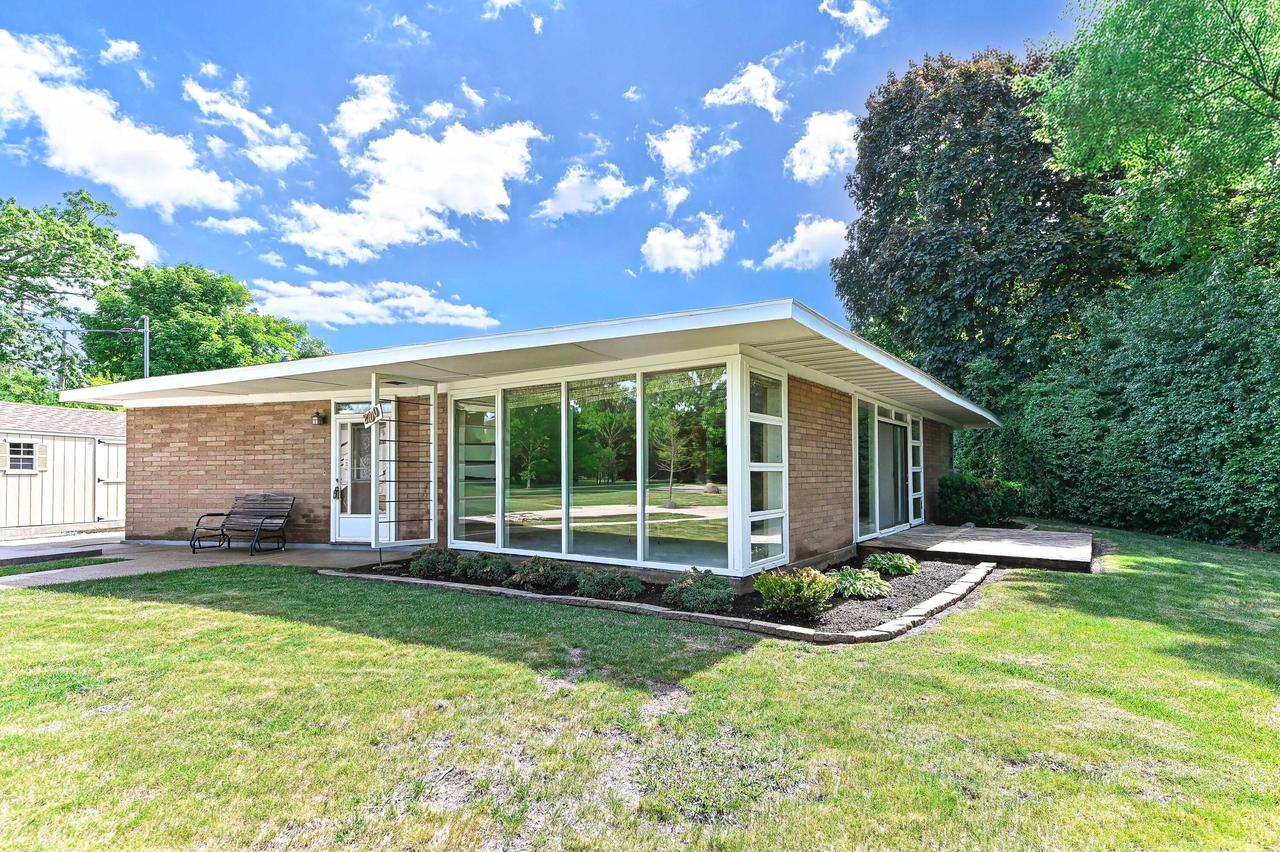2700 S Root River, West Allis, WI 53227