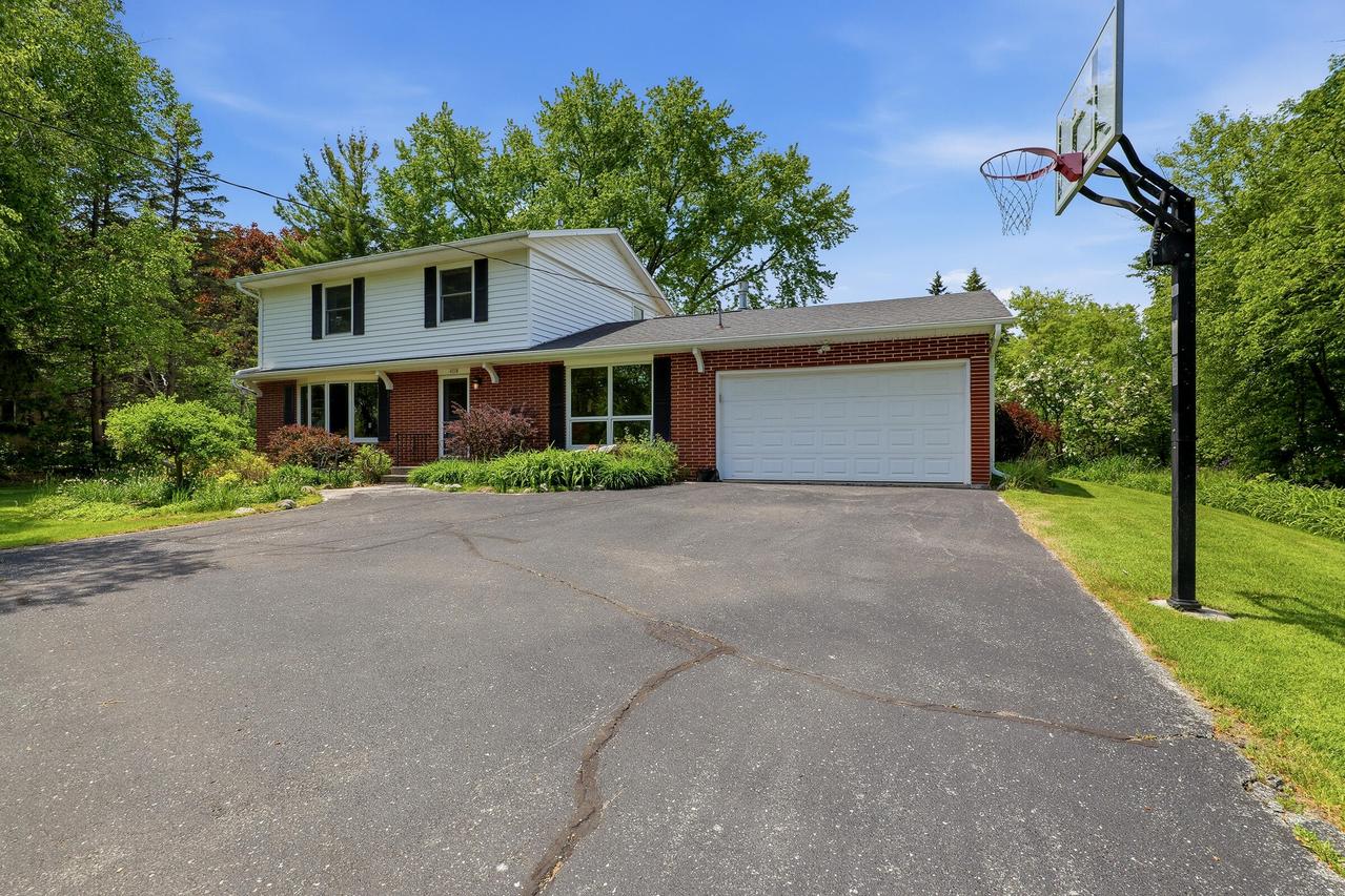 4528 Lakeshore Rd, Sheboygan, WI 53083