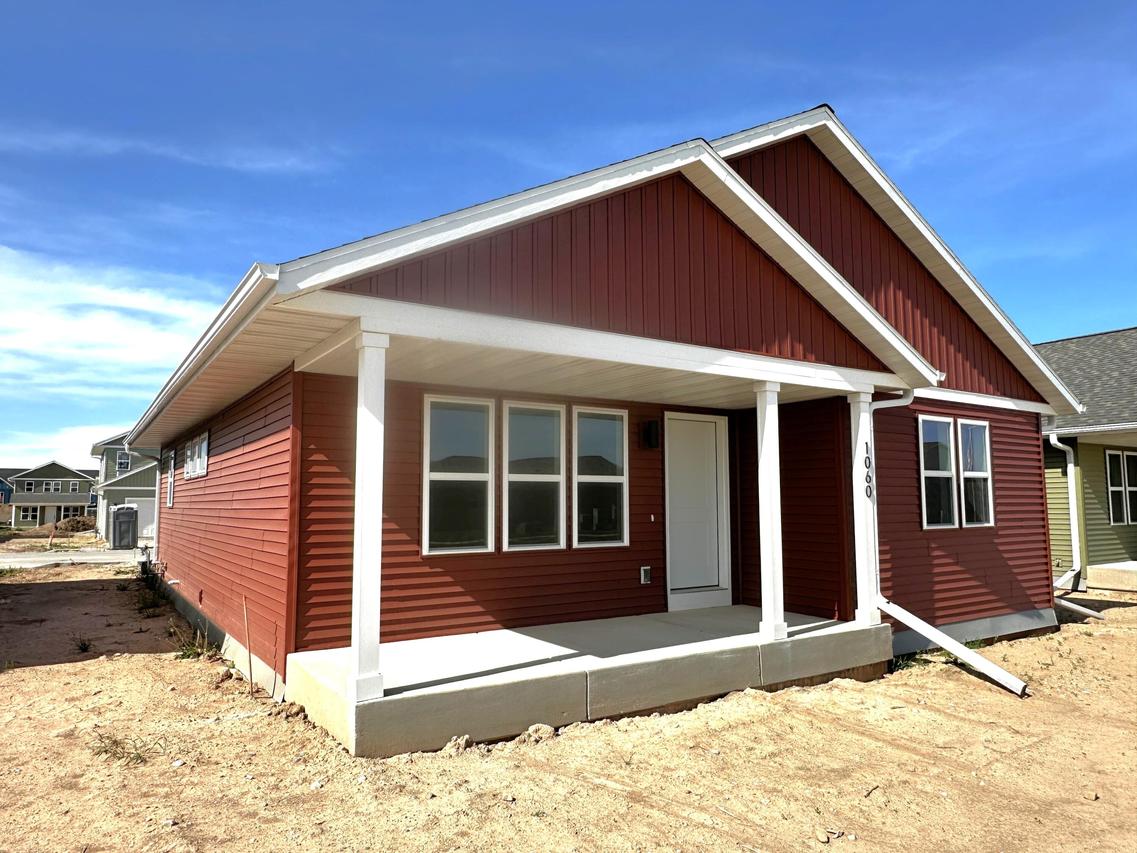 1060 Happy Ln, Sheboygan Falls, WI 53085