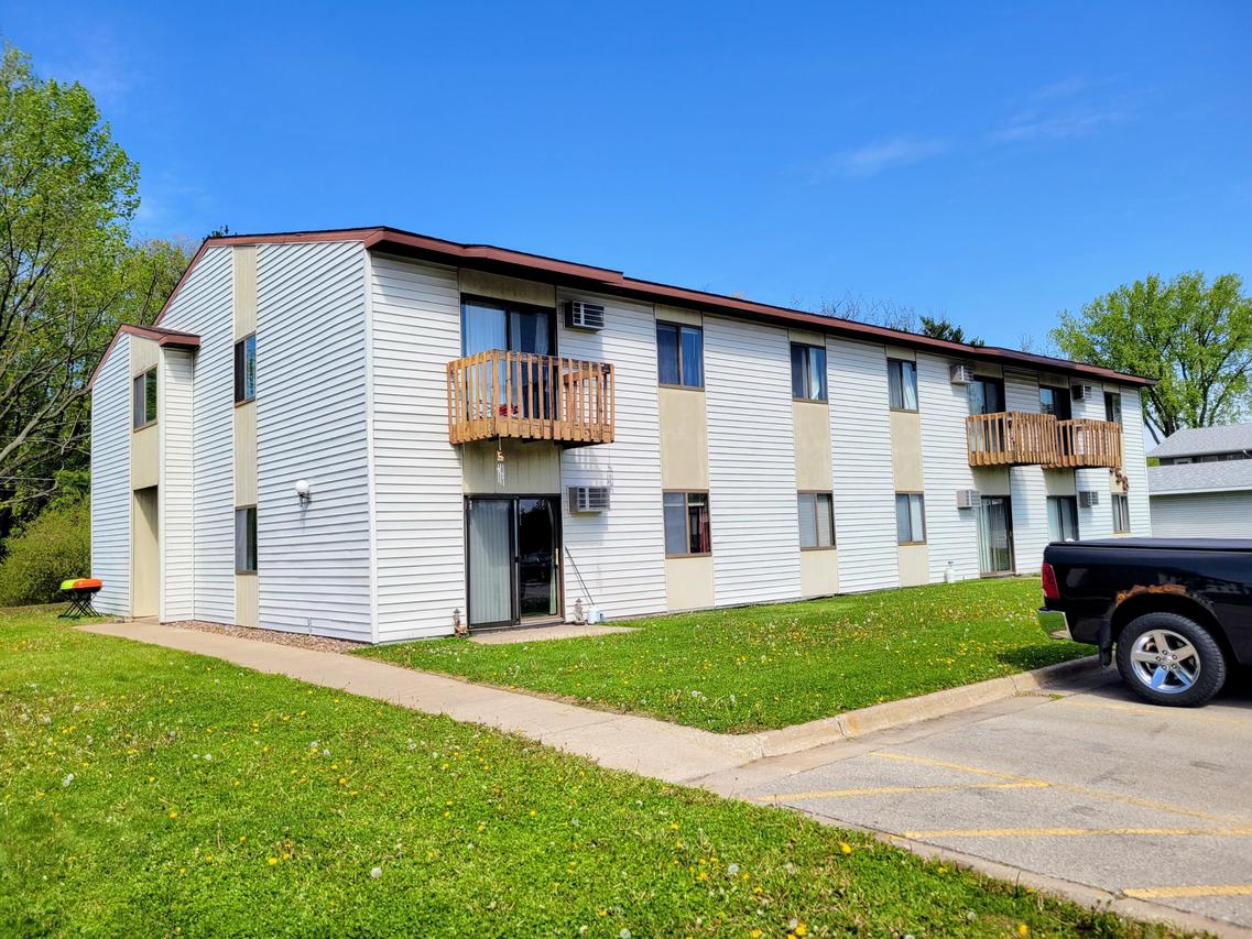 558 Braund St, Onalaska, WI 54650