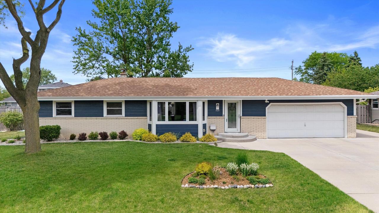 6920 W Armour Ave, Greenfield, WI 53220