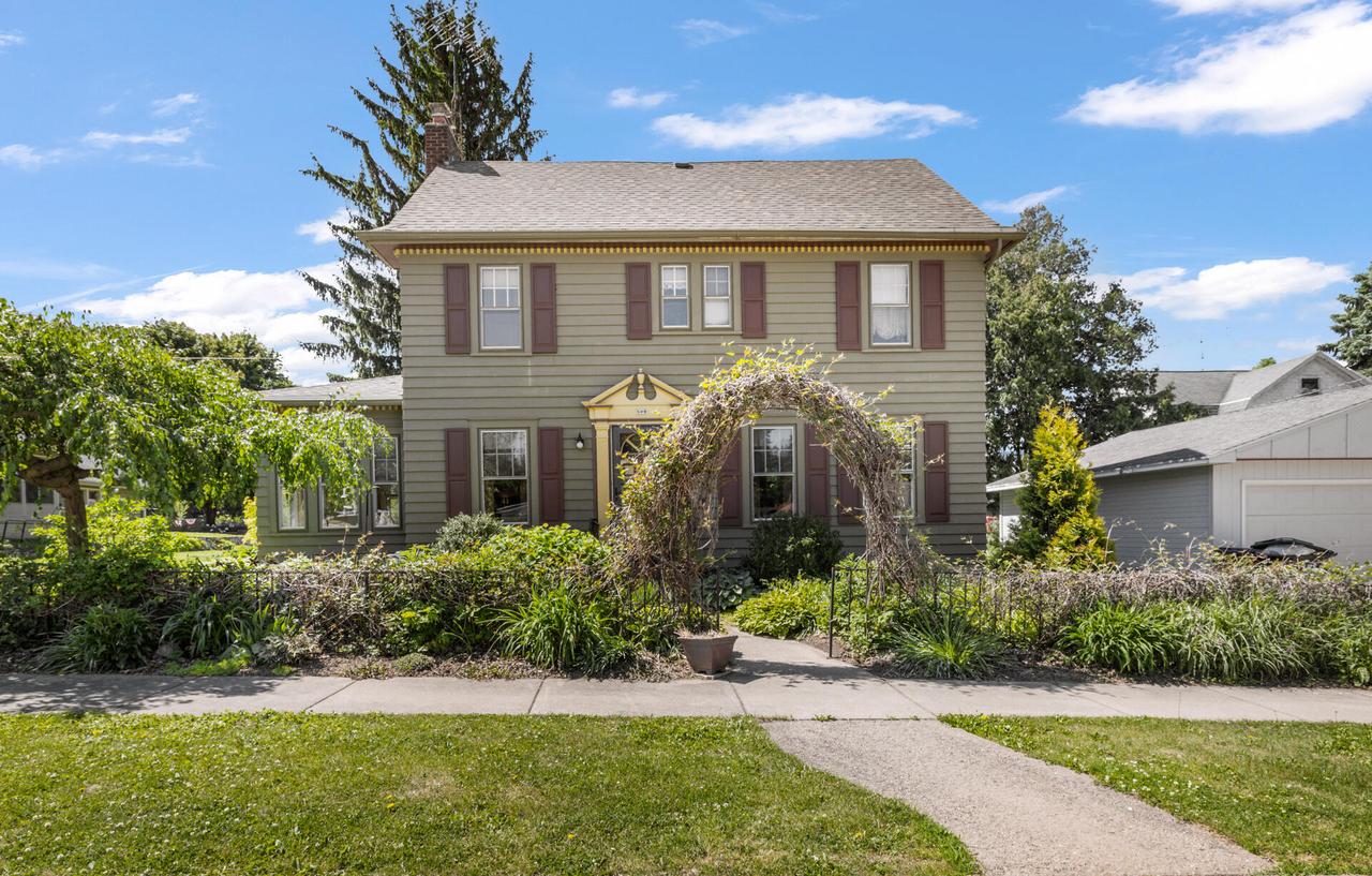 509 E Maple St, Horicon, WI 53032