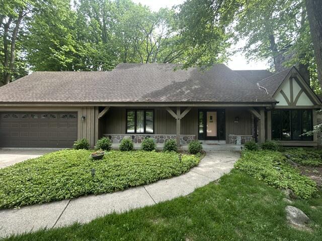 5253 W Woodland Dr, Brown Deer, WI 53223