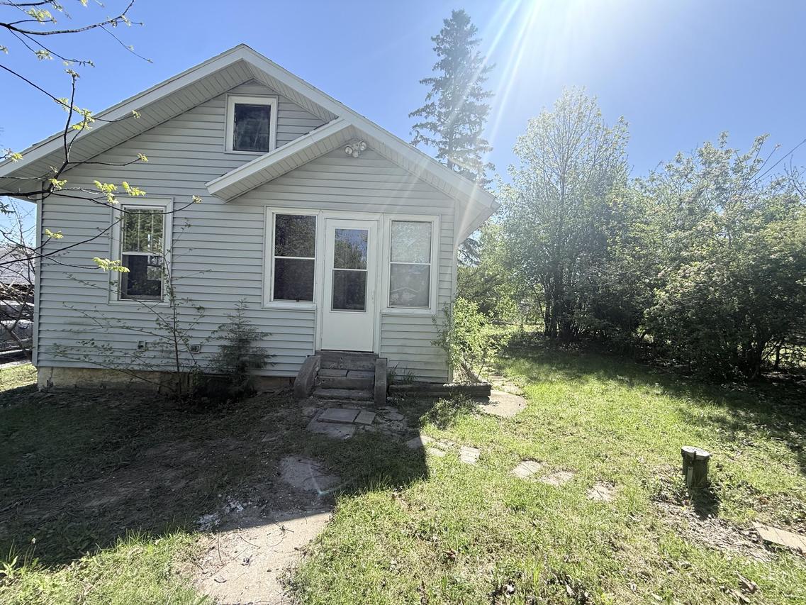 6031 242nd Ave, Paddock Lake, WI 53168