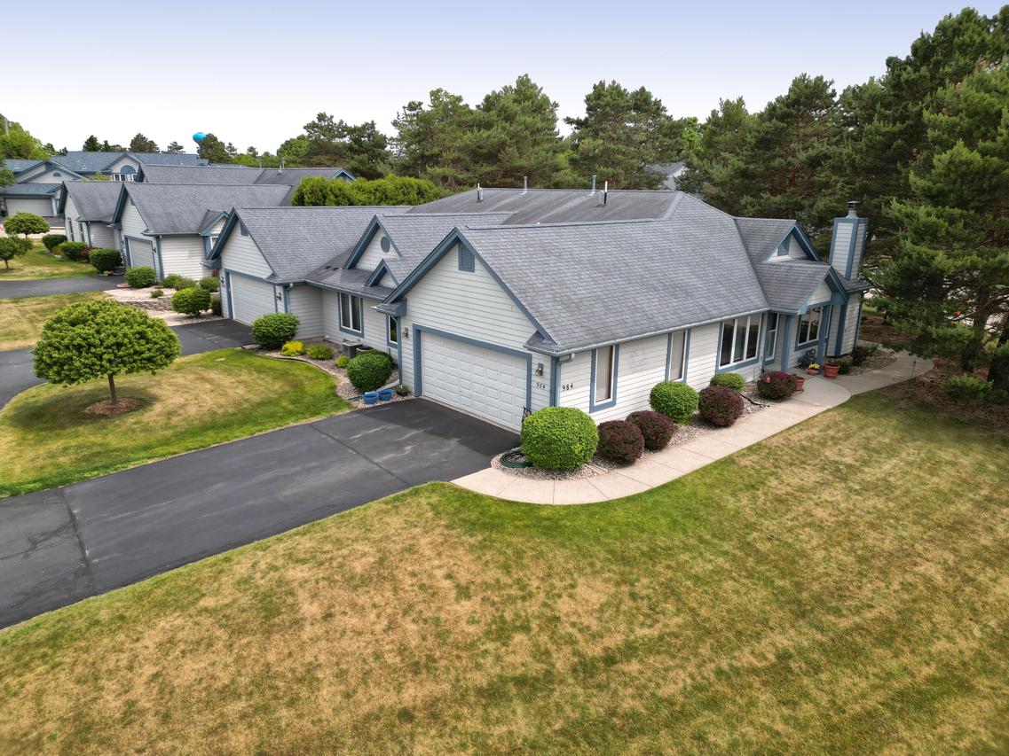 984 Bay View, Mukwonago, WI 53149