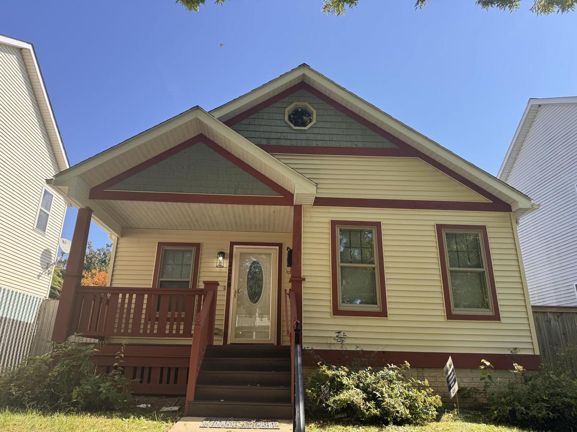 2210 N 15th St, Milwaukee, WI 53205