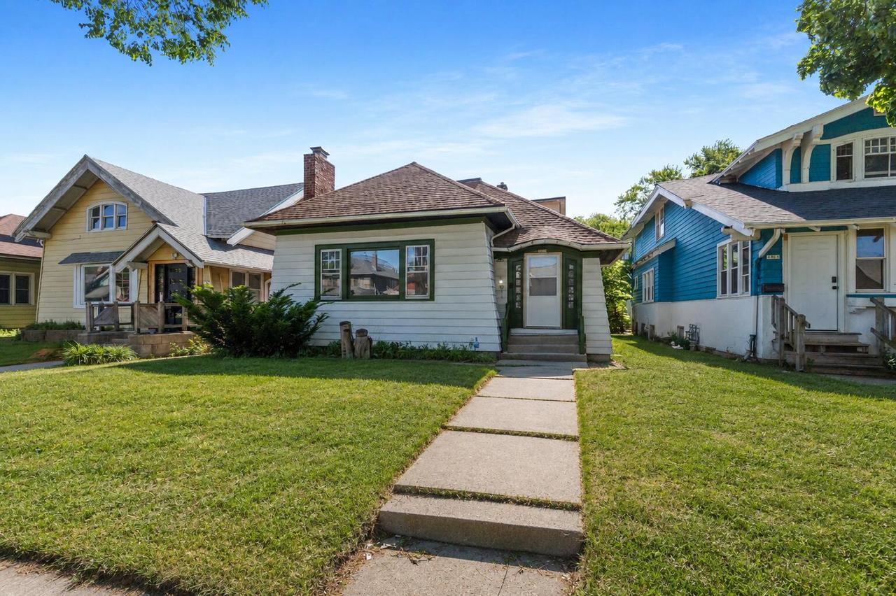 2466 N 46th St, Milwaukee, WI 53210
