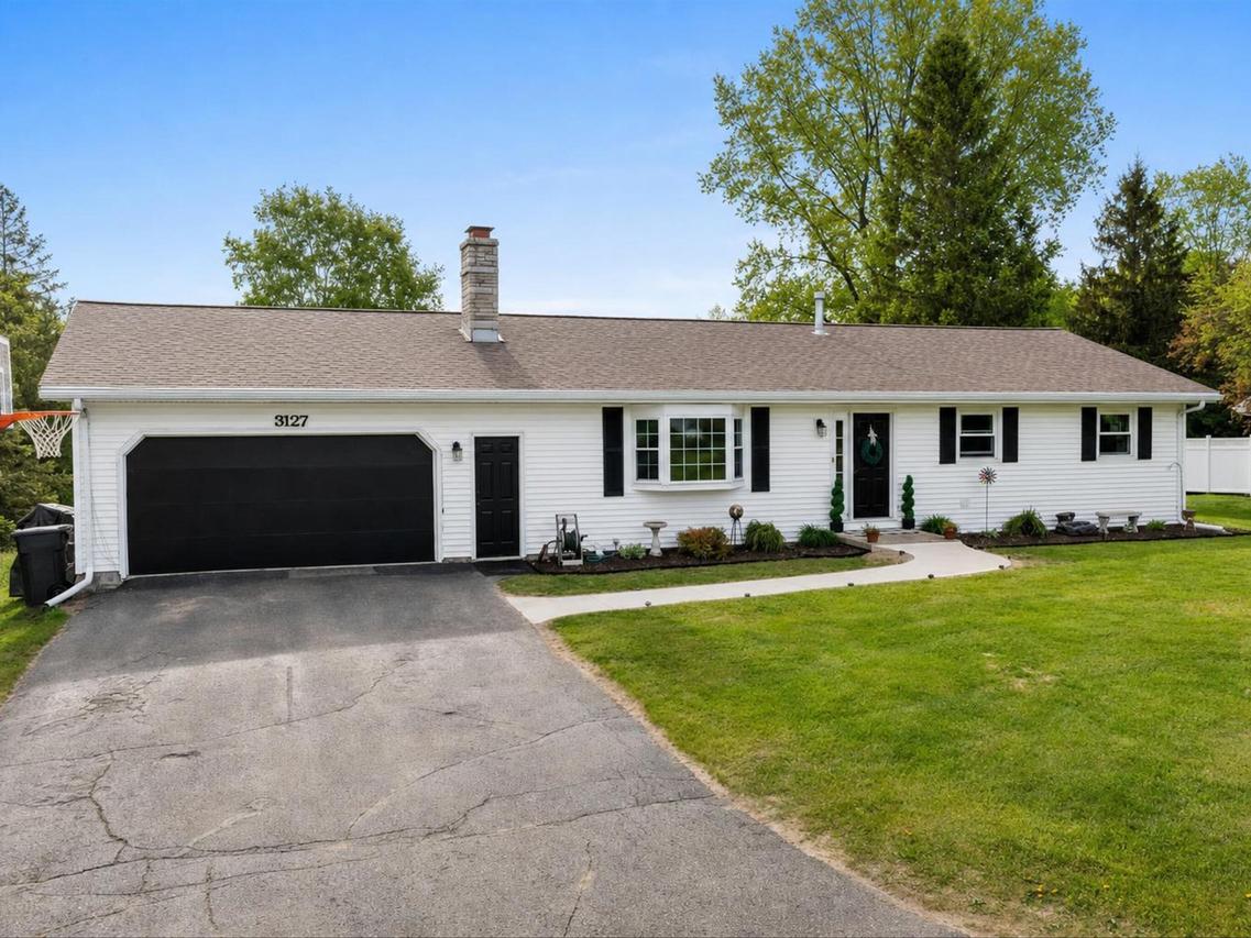 3127 S 15th St, Manitowoc, WI 54220