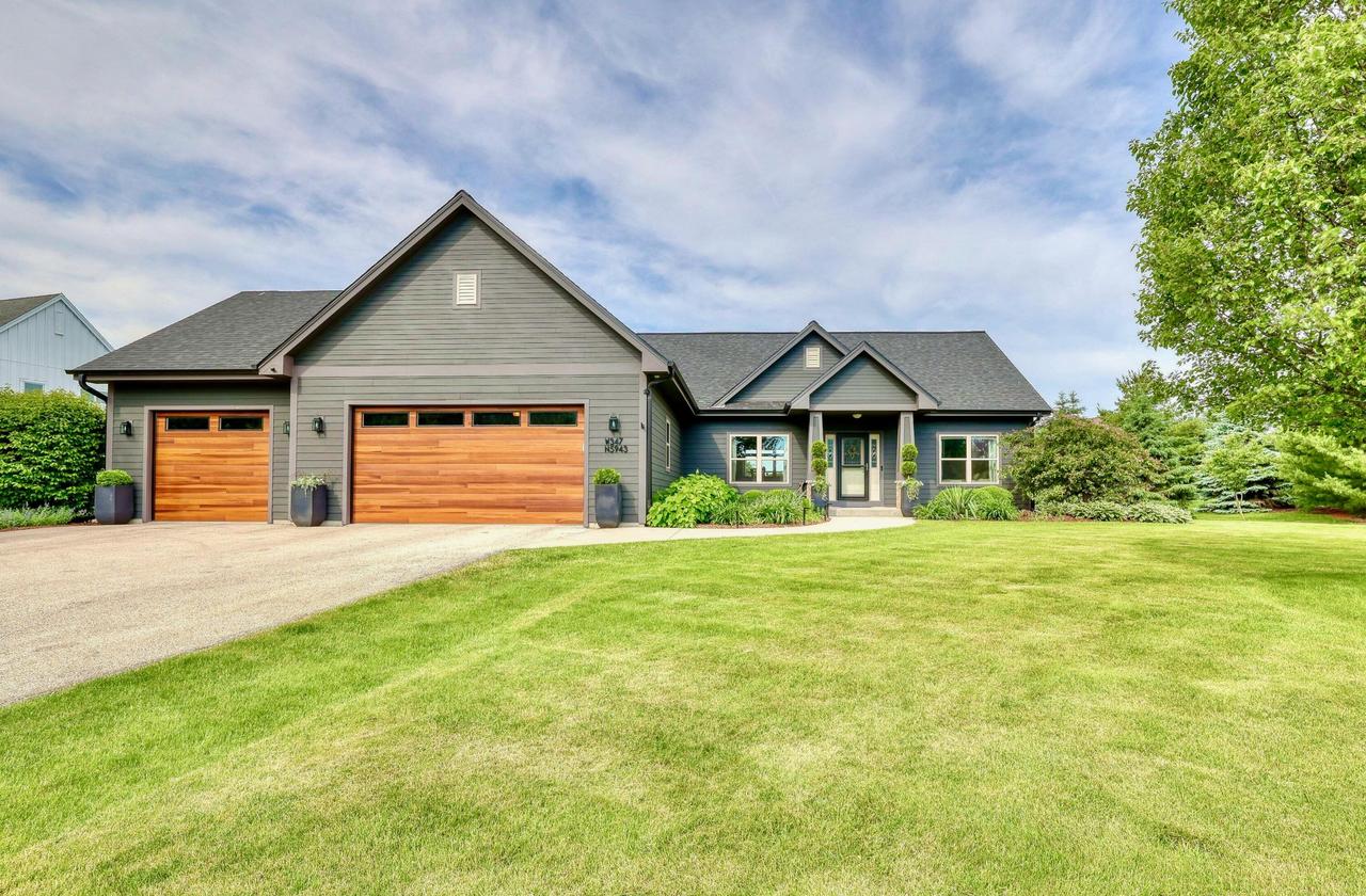 W347N5943 Lake Dr, Oconomowoc, WI 53066