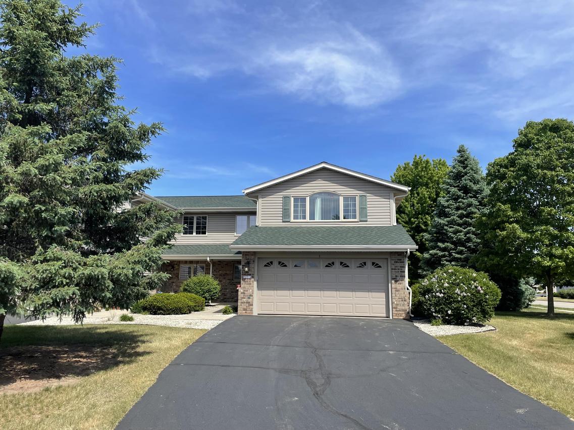 723 Stoney Creek #4, West Bend, WI 53095