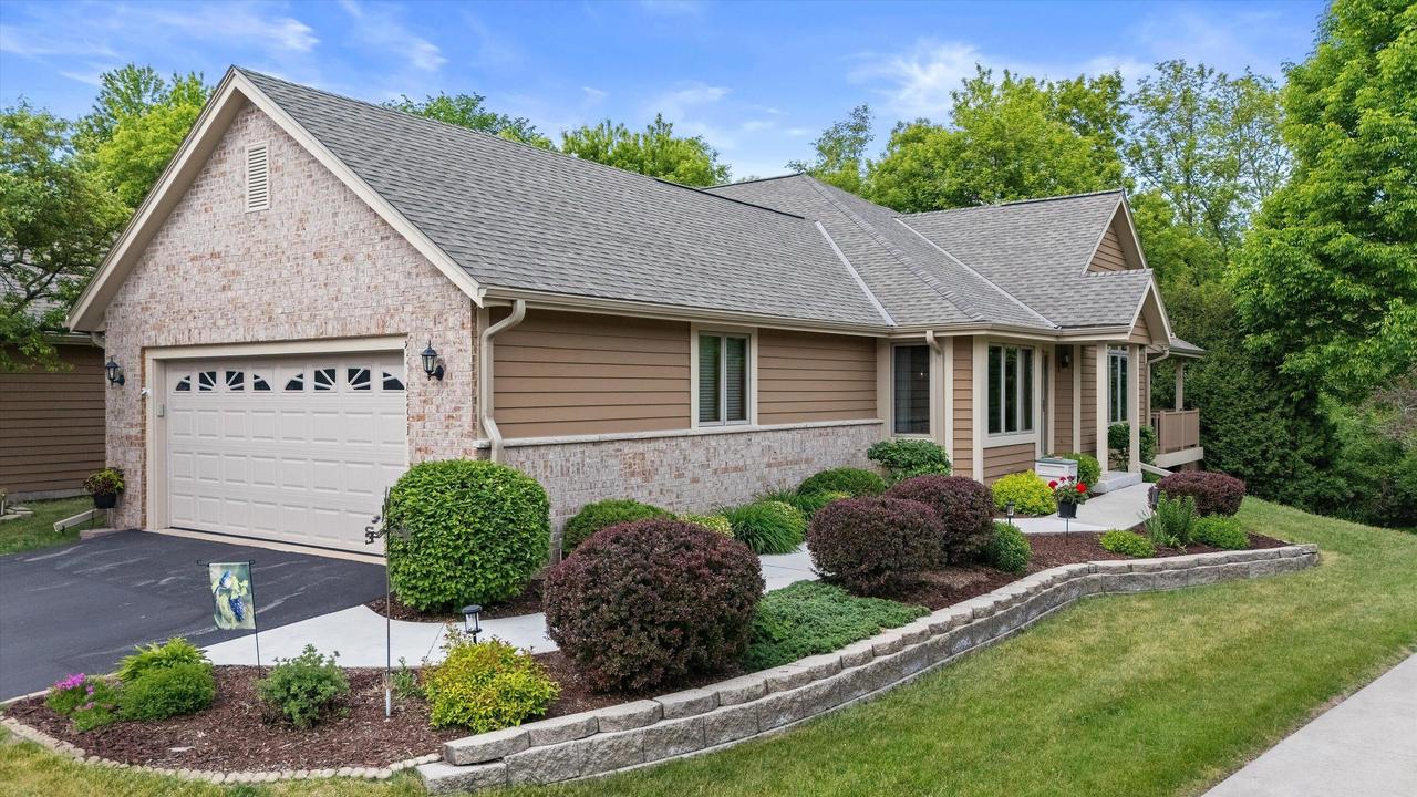 W243N2205 Deer Park #B, Pewaukee, WI 53072