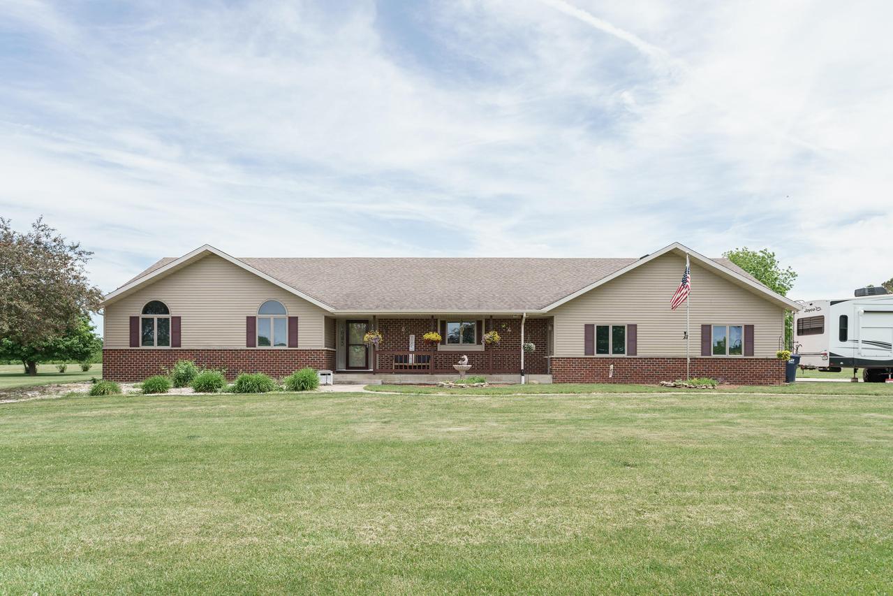 W5546 Sun Rd, Clyman, WI 53039