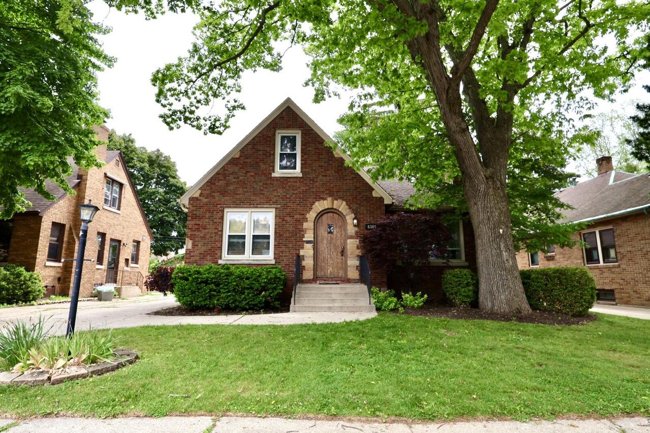 6309 40th Ave, Kenosha, WI 53142