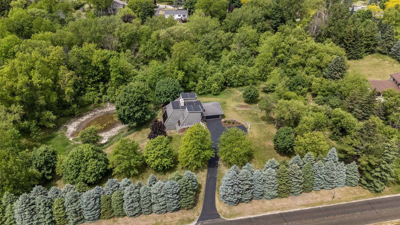 2953 Kettle Moraine Rd, Hartford, WI 53027