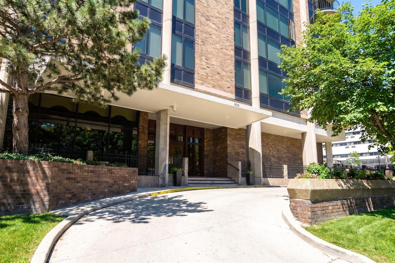 929 N Astor St #203, Milwaukee, WI 53202