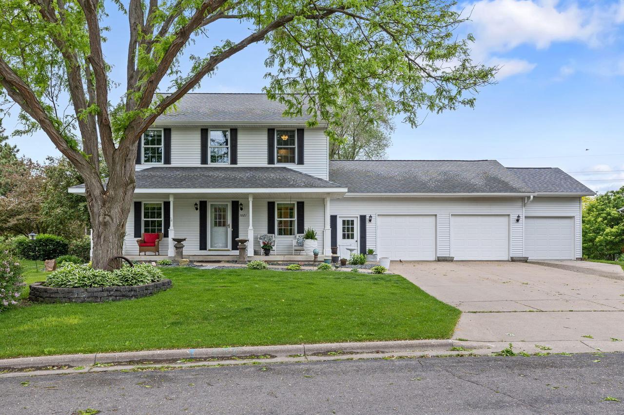 1021 Johnson St, Onalaska, WI 54650