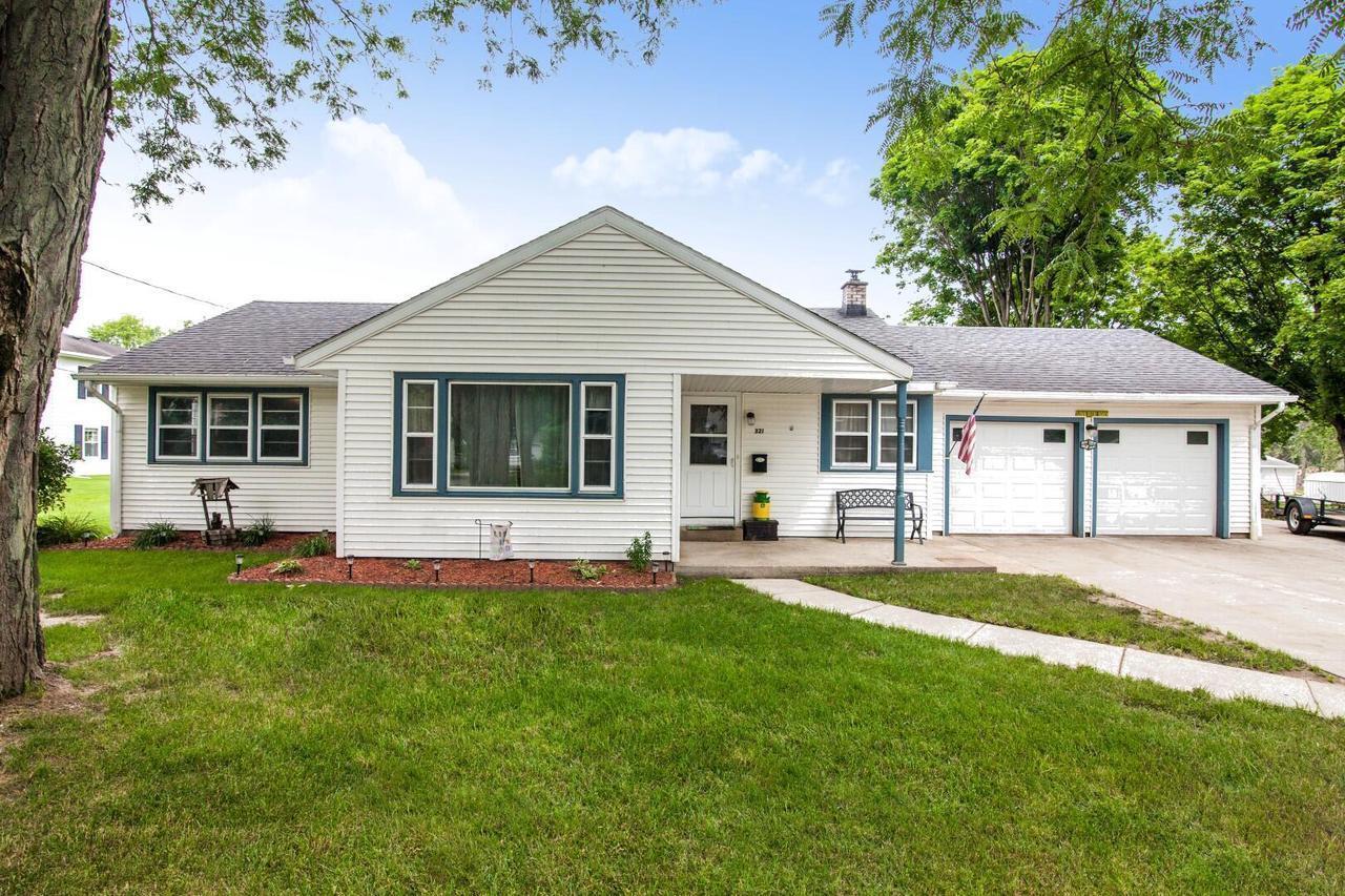 321 N Dewey Ave, Jefferson, WI 53549