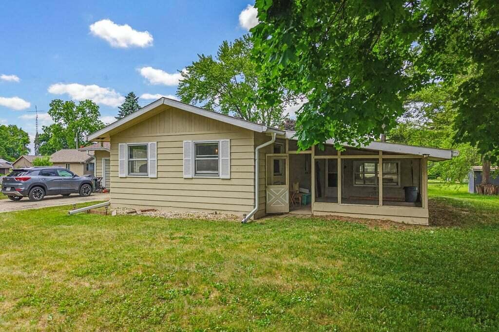 325 Summer St, Delavan, WI 53115