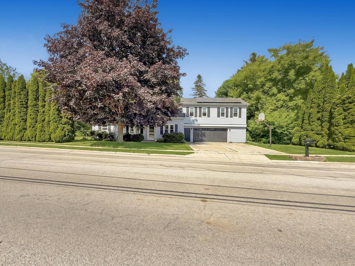 300 Fairview Dr, Plymouth, WI 53073