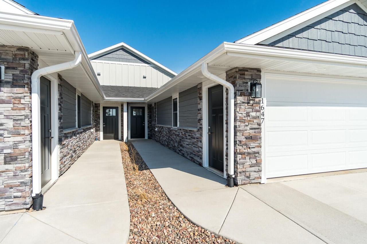 1627 Red Clover St, Holmen, WI 54636