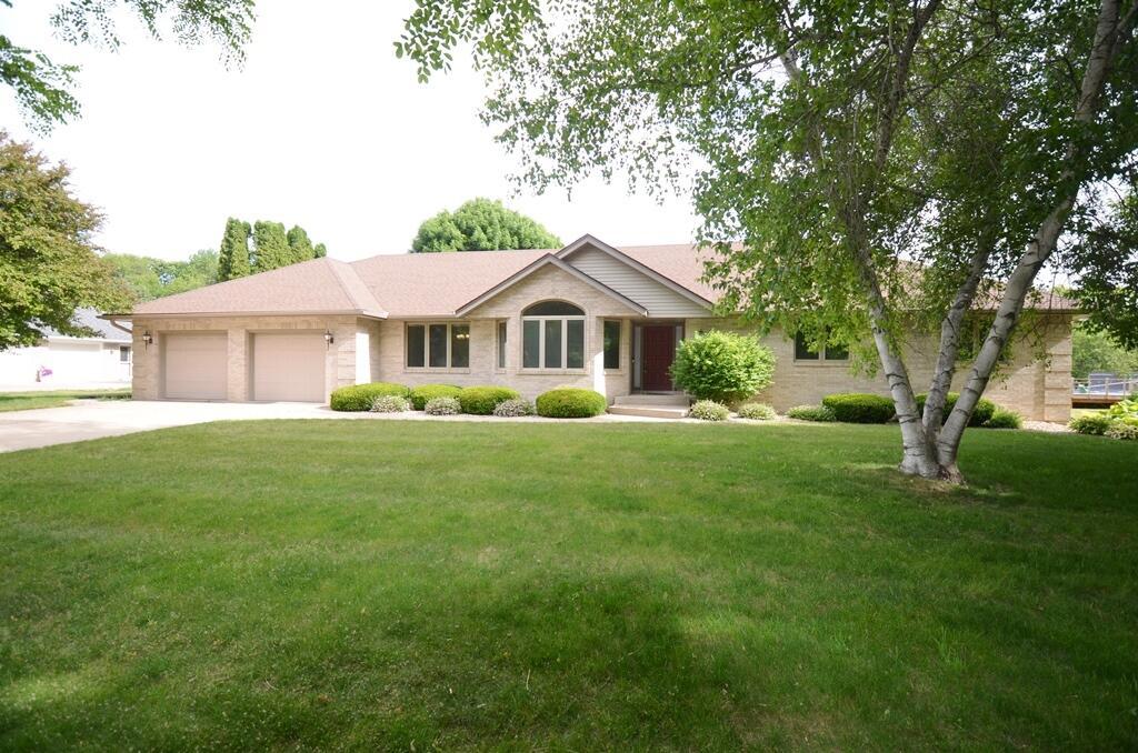 1670 Turtle Mound Ln, Whitewater, WI 53190