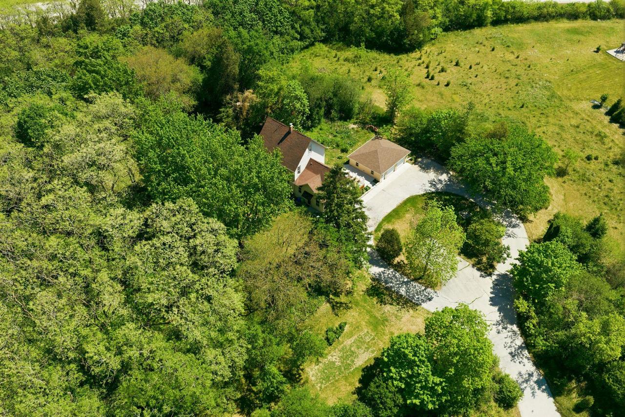 N48W28676 Lisbon Ave, Merton, WI 53029