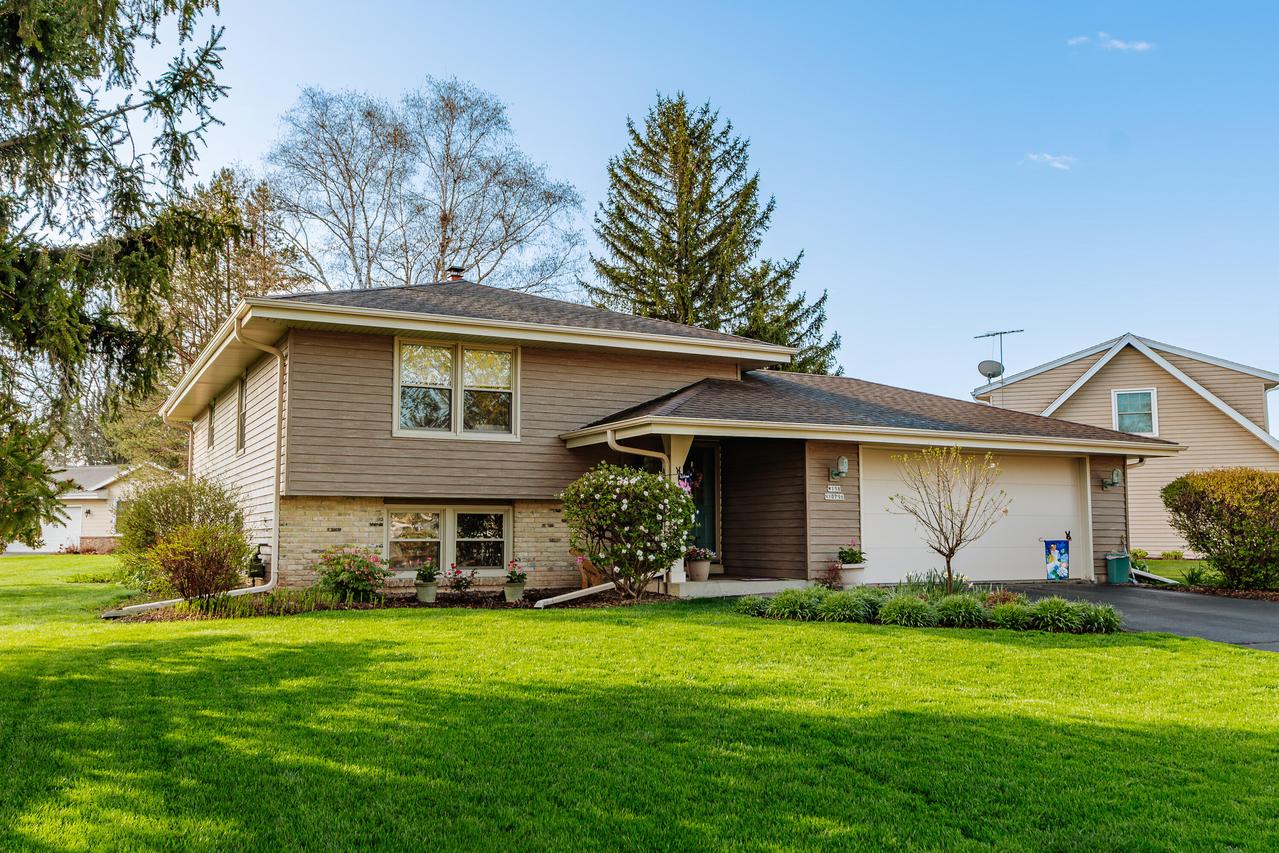 W158N10796 Catskill Ln, Germantown, WI 53022