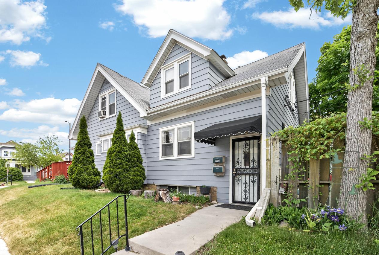 1368 S 56th St, West Milwaukee, WI 53214