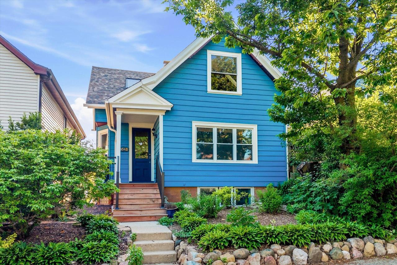 2521 N Pierce St, Milwaukee, WI 53212