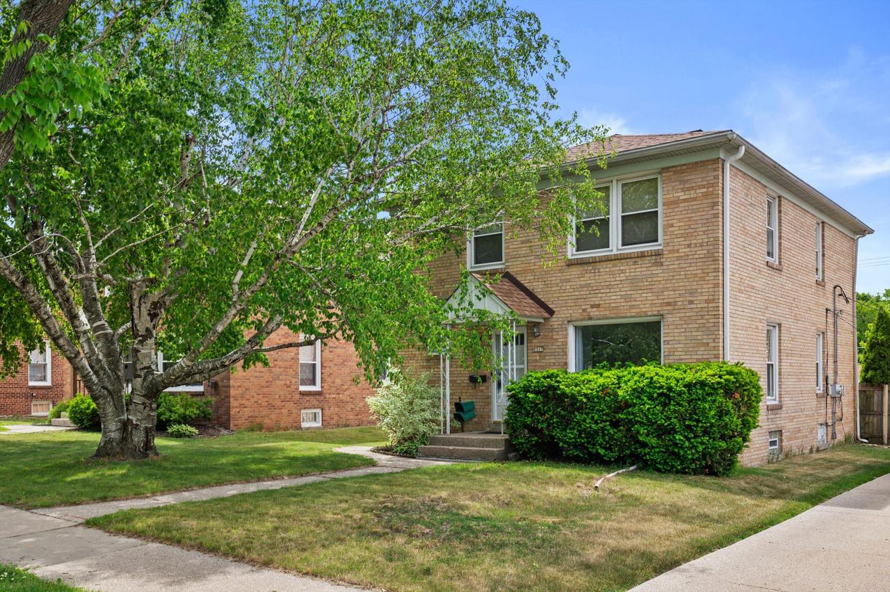 5317 W Hayes Ave, West Allis, WI 53219