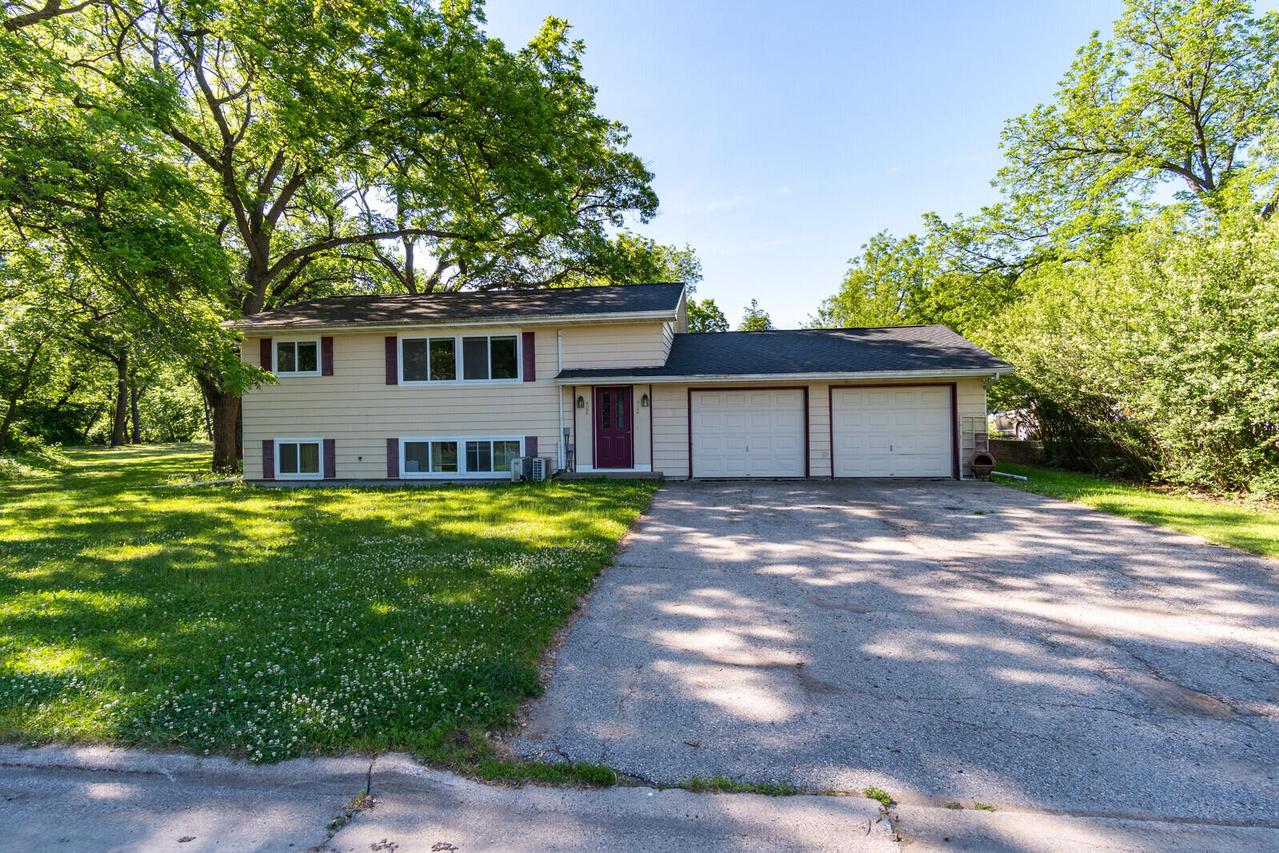 400 Derek Ave #402, Holmen, WI 54636