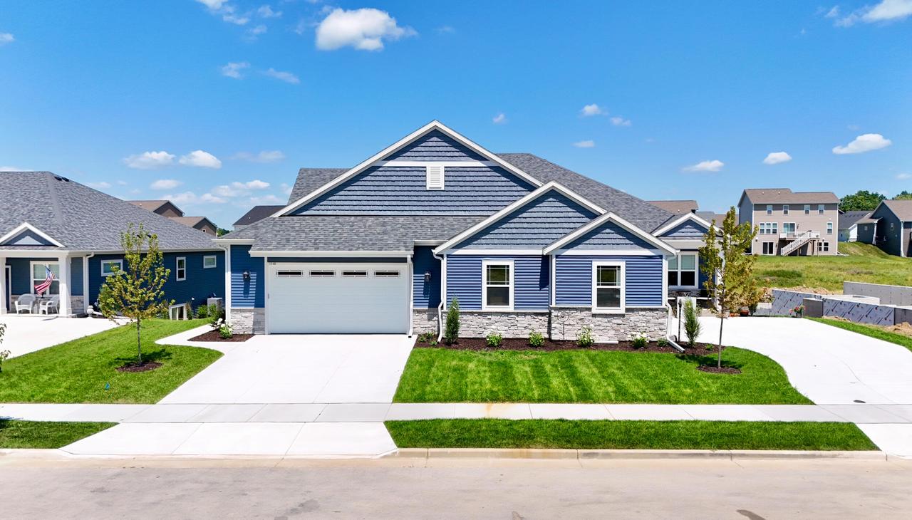 1536 Weston Ridge, Oconomowoc, WI 53066