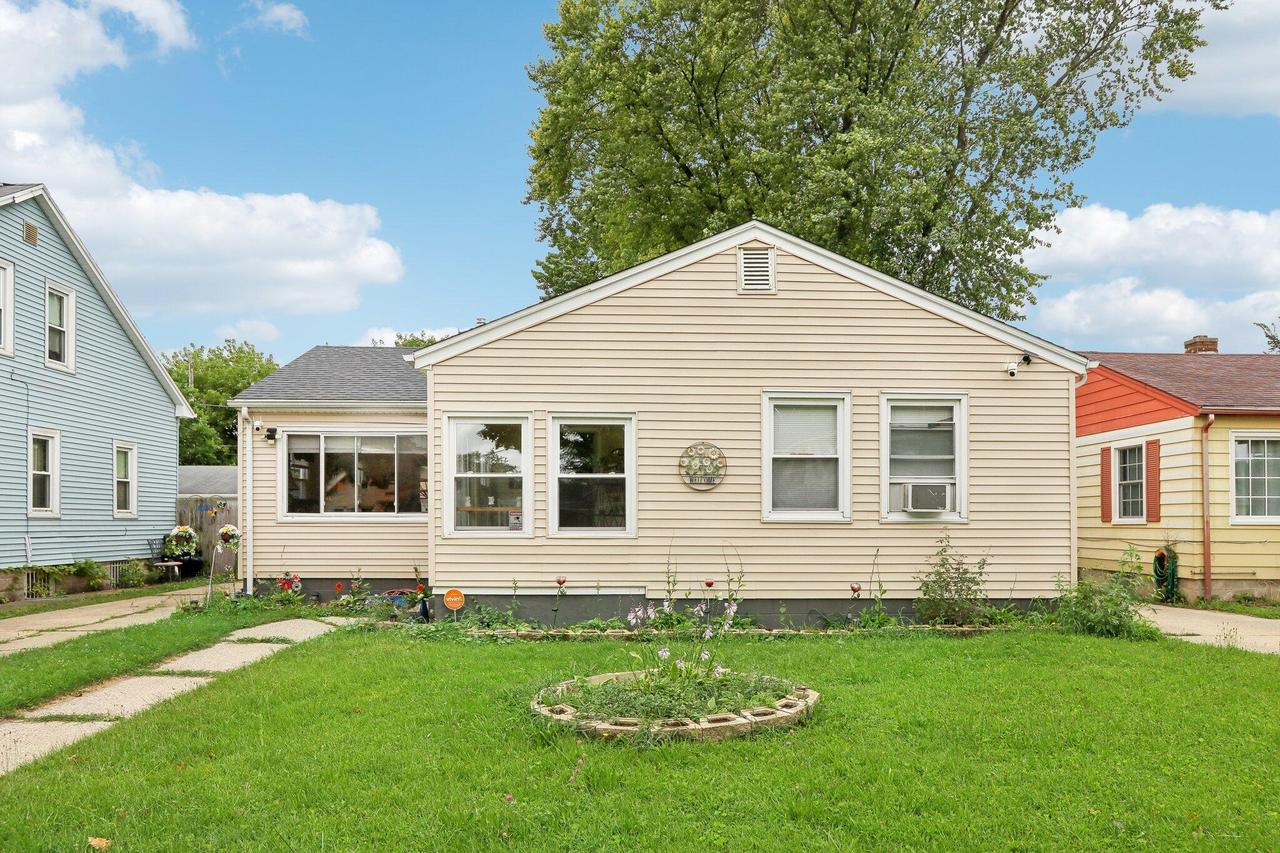 5043 N 19th St, Milwaukee, WI 53209