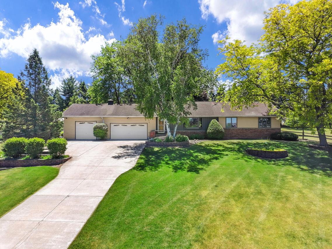 W295S10874 Highway Es -, Mukwonago, WI 53149