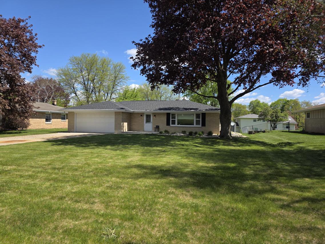 2532 S Seymour Pl, West Allis, WI 53227
