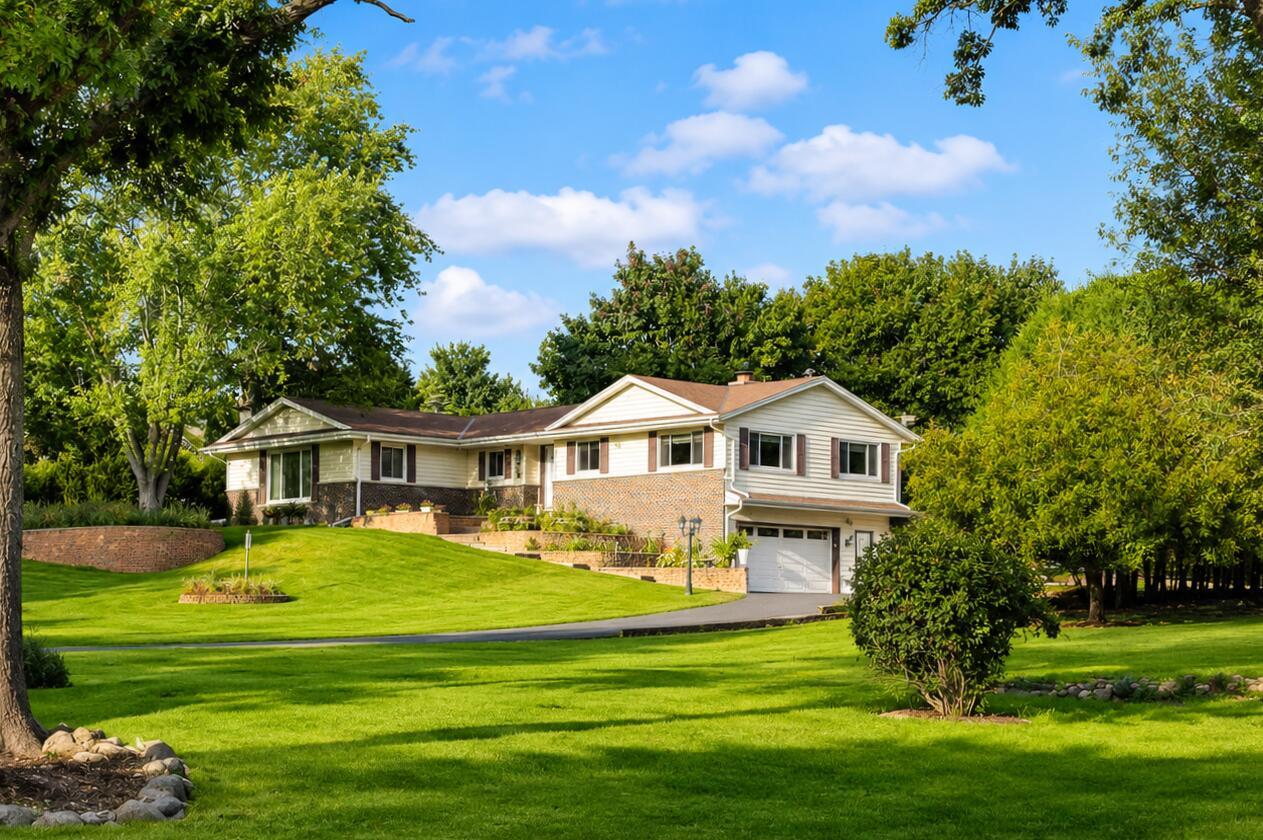 804 Lochtyn Rdg, Wales, WI 53183