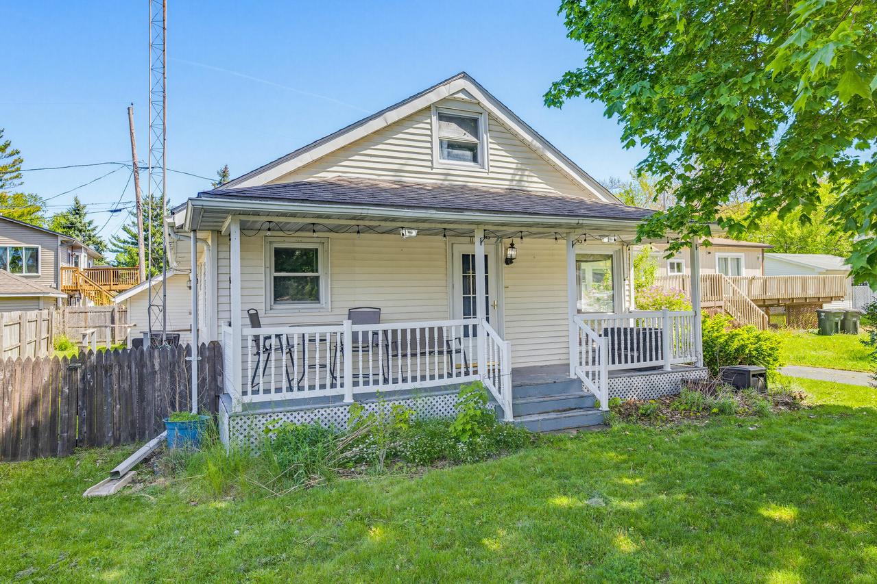 110 E Wisconsin Ave, Salem Lakes, WI 53170