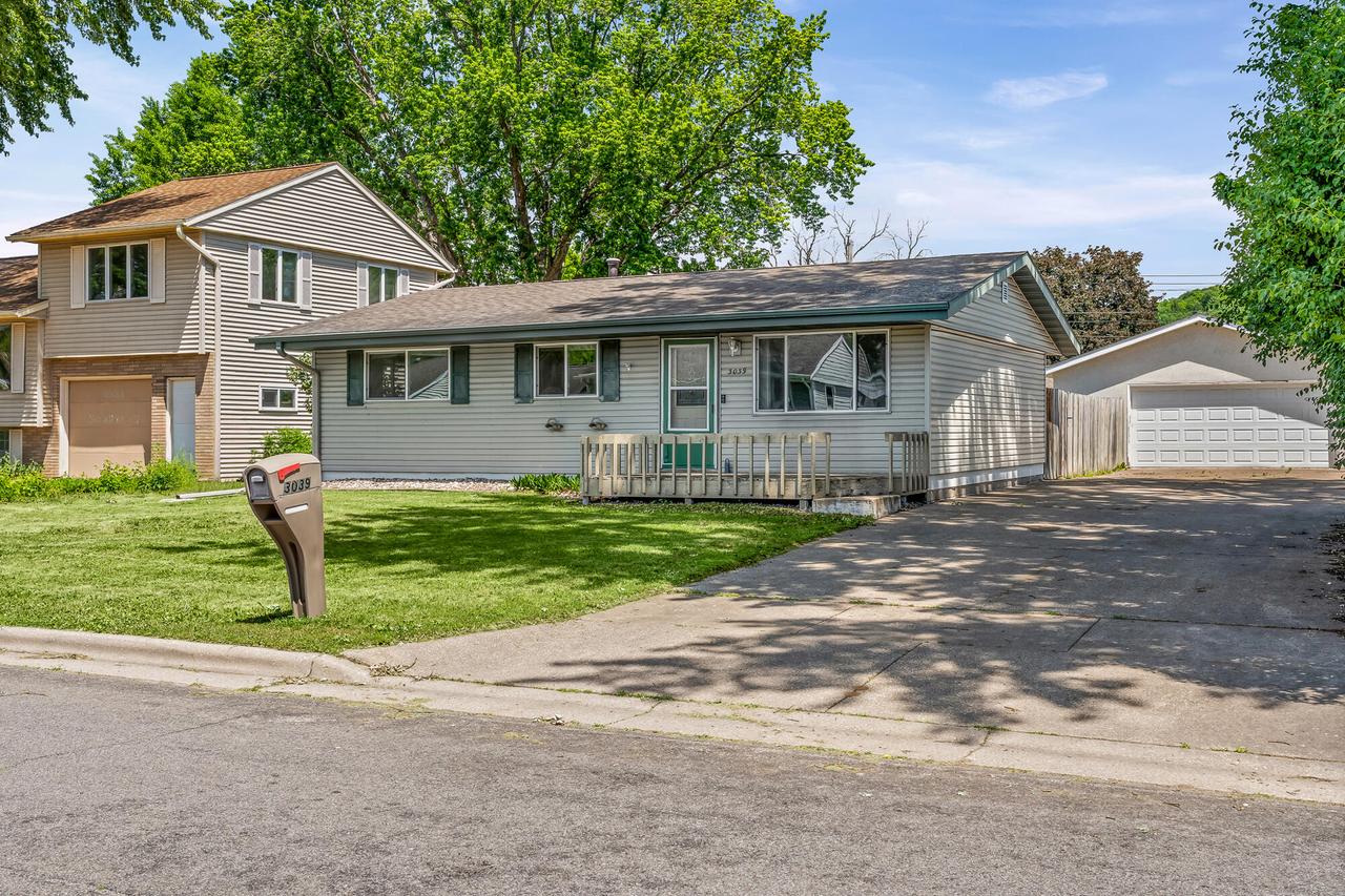 3039 S 29th Ct, La Crosse, WI 54601