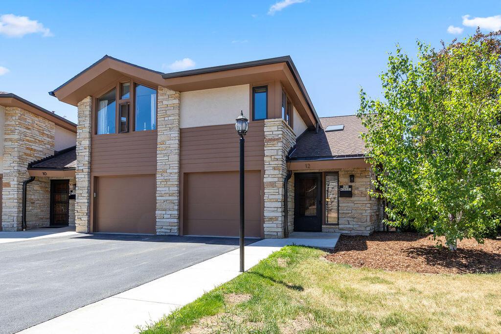 N89W16337 Main St #D12, Menomonee Falls, WI 53051