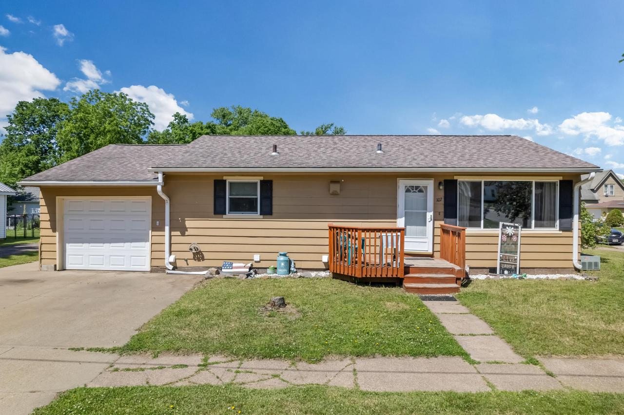 107 S 6th St, Black River Falls, WI 54615