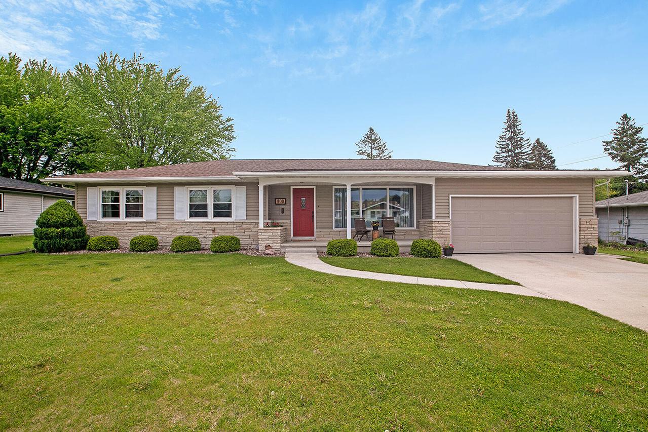 808 2nd St, Kiel, WI 53042