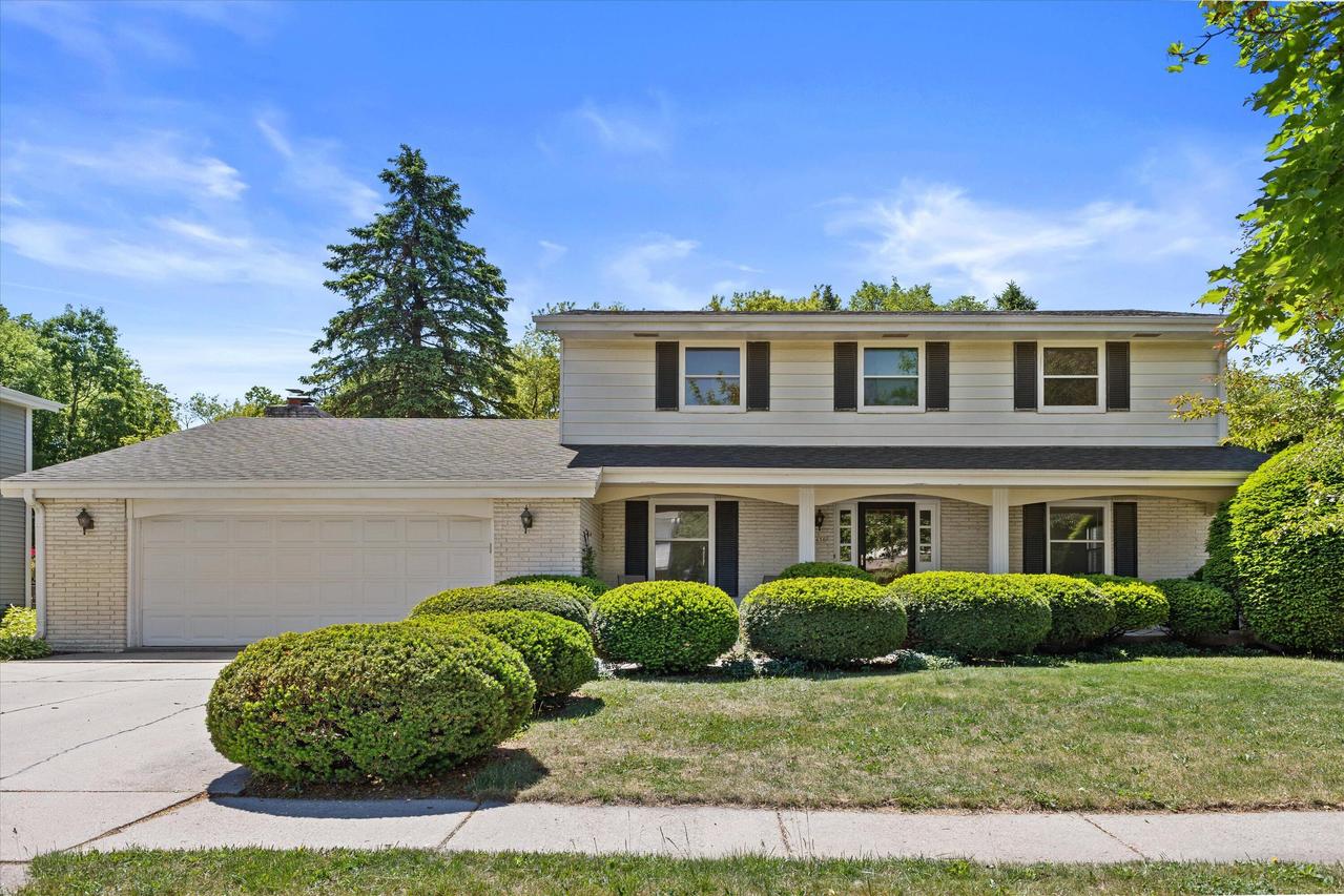 6436 Riverdale Ln, Greendale, WI 53129